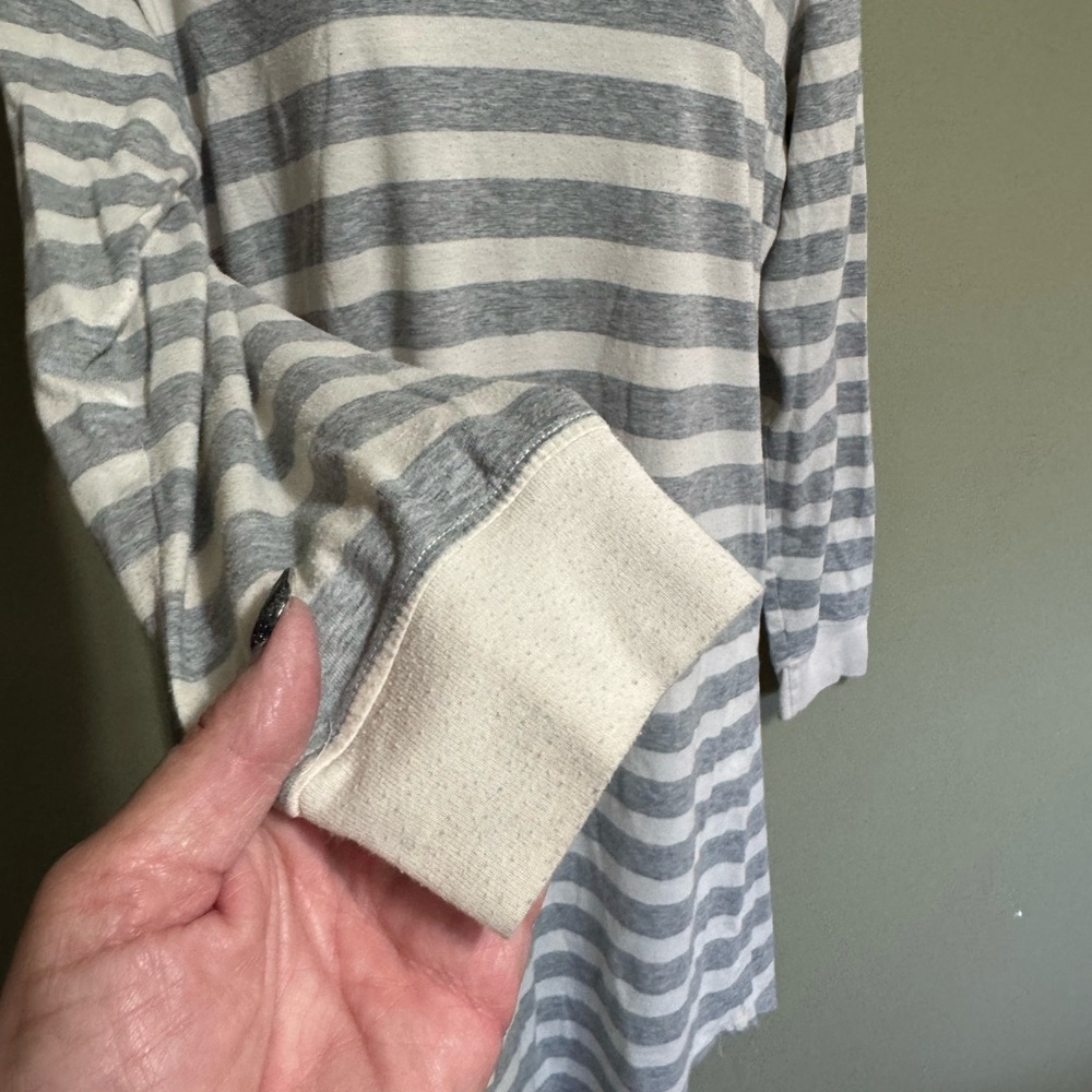 Lauren Ralph Lauren striped v-neck sleepshirt in grey and cream. Sz L - Picture 3 of 5